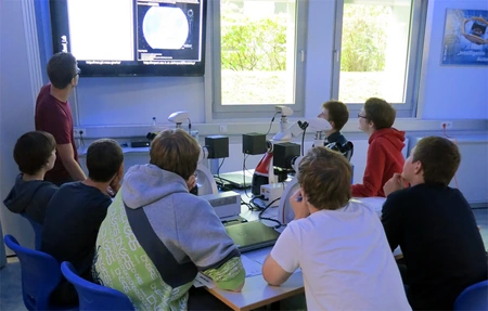 Schülergruppe im DLR School Lab © IGAFA