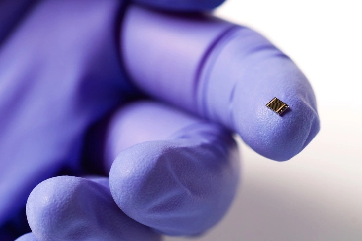 World record solar cell with 44.7% efficiency, made up of four solar subcells based on III-V compound semiconductors for use in concentrator photovoltaics. ©Fraunhofer ISE