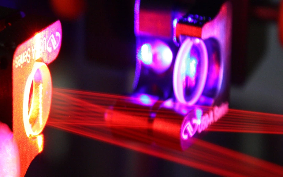 Umlenkspiegel in einem Pr:YLF-Laser. Foto: Christian Kränkel, IKZ