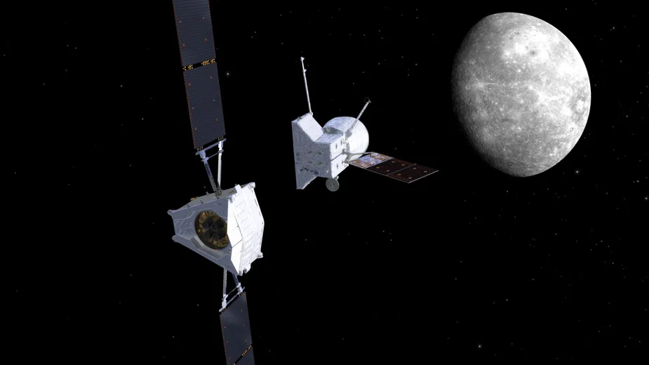Zwei Raumsonden mit Solarpaneelen im All vor einem Planeten
