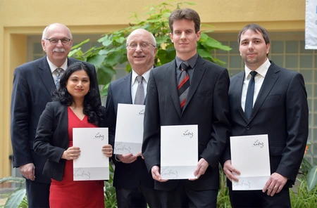 Leibniz-Präsident Matthias Kleiner, Neysha Lobo Ploch, Walter Gibas, Jens Raß, Tim Kolbe (von links). Bild: Leibniz-Gemeinschaft