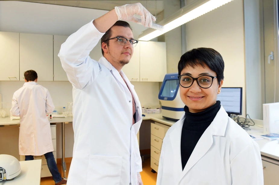 Genetek: Riddhi Patel, Alexander Grail, Bild: © Adlershof Journal