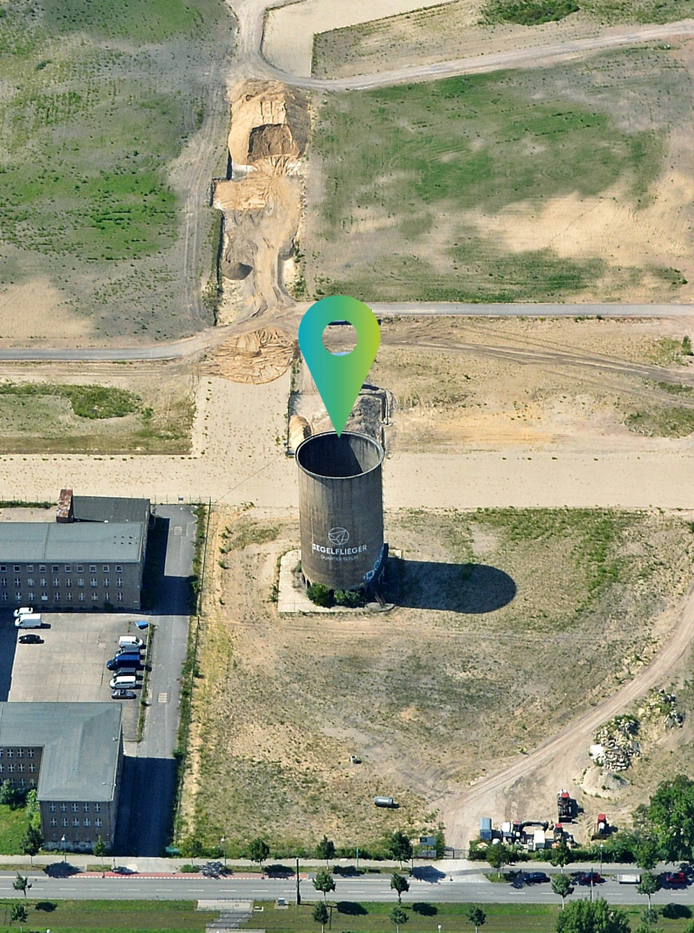 Luftaufnahme des Kühlturms mit Markierung