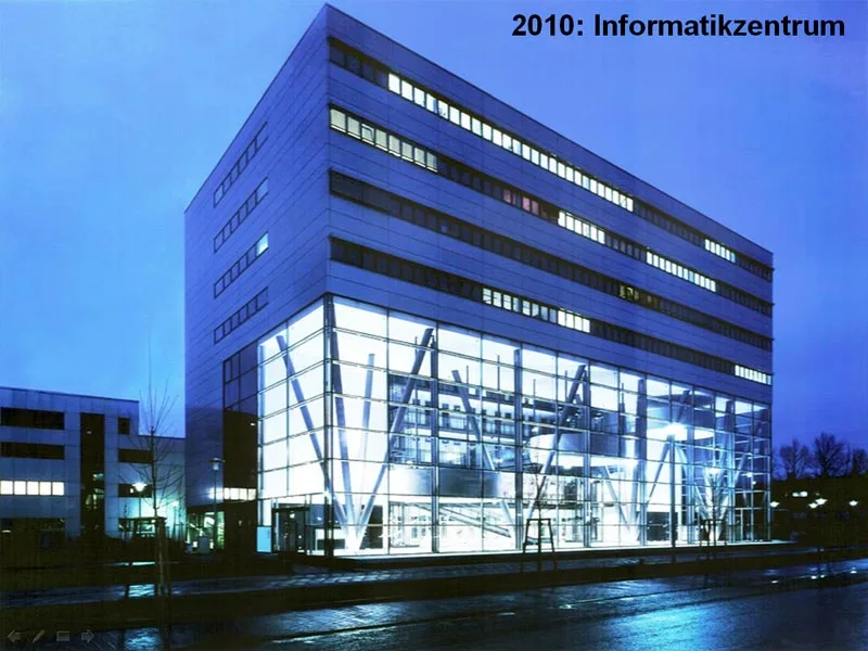 Nachtaufnahme: Informatikzentrum 2010