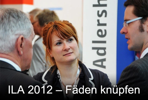 Am Messestand auf der ILA wirbt Sandra Chabrier für Adlershof. Bild: © Adlershof Journal