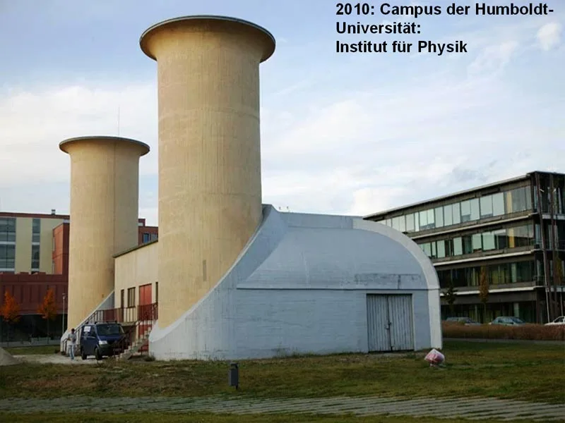 Motorenhöhenprüfstand auf dem Geländer des HU-Campus 2010