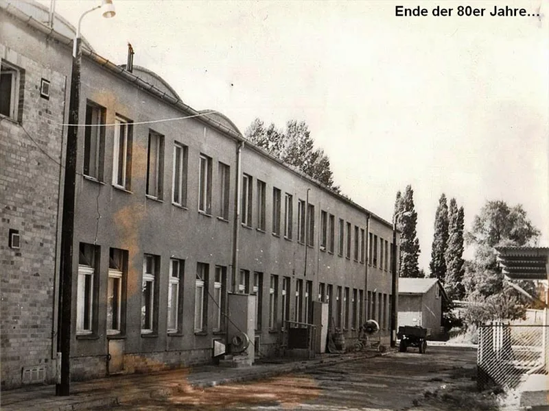 Gebäudefassaden zum Ende der 1980er-Jahre