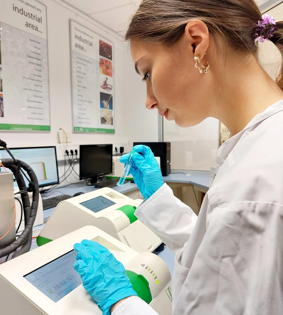 K. Borysova in the LUM Application Lab © LUM GmbH