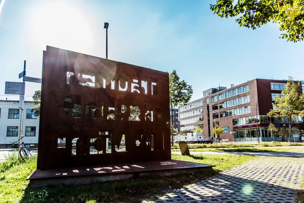 Skulptur Kryptographie © WISTA Management GmbH