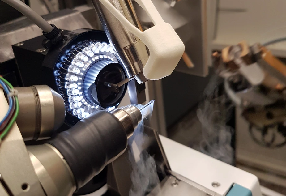 Protein crystals analysis in the MX laboratory at BESSY II © C. Feiler/HZB