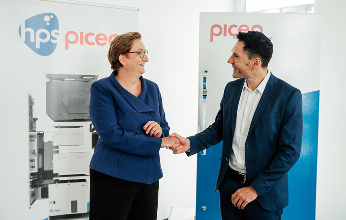 Bundesbauministerin Klara Geywitz und HPS-Vorstand Jewgeni Elster © HPS Home Power Solutions AG