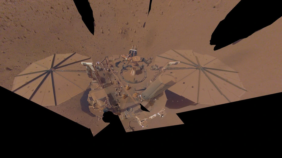 Das letzte „Selfie“ von InSight auf dem Mars. Credit: NASA/JPL-Caltech