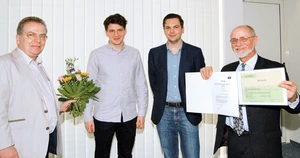 Dr. Frank Weckend (Geschäftsführer der GFaI), Mario Koddenbrock, Daniel Herfert und Prof. Alfred Iwainsky (Vorstandsvorsitzender der GFaI) (v. l. n. r.). Bild: GFaI
