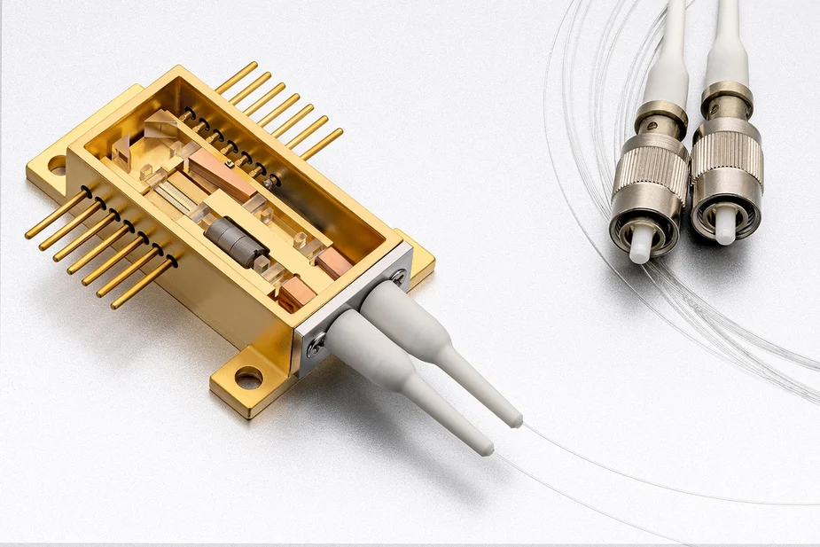 Fiber coupled amplifier module, ©FBH/schurian.com