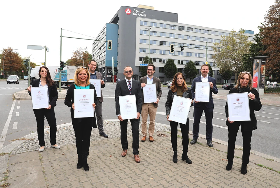 Honoured for outstanding training © Agentur für Arbeit, Berlin-Süd