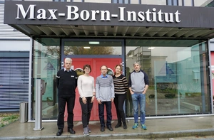 [Translate to English:] Ukranian research group at MBI © MBI