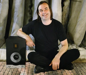 Lautsprecherprofi Roland Stenz. Bild: © Adlershof Journal