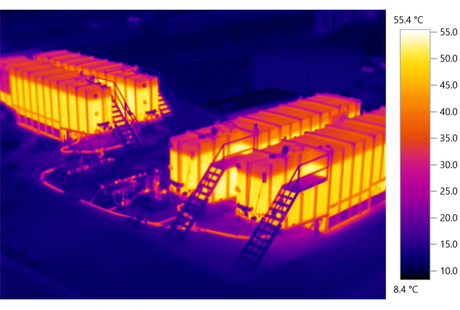 Thermal image of the storage tanks